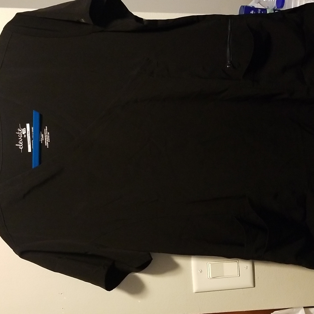 Black short sleeve scrub top.